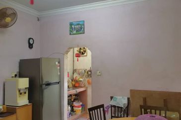 Johor Bahru / Taman Johor Jaya / Jalan Anggerik / Single Storey Terrace House ✅Corner Lot 