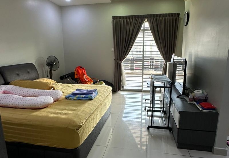 Johor Bahru / Taman Seri Austin / Jalan Seri Austin 3/5x  Double Storey Terrace House  - ⁠Fully Renovated