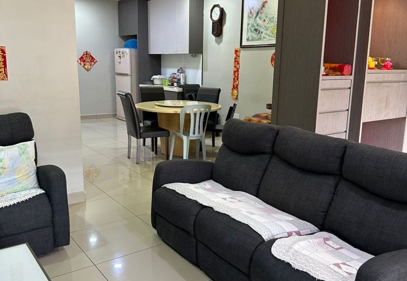 Johor Bahru / Taman Seri Austin / Jalan Seri Austin 3/5x  Double Storey Terrace House  - ⁠Fully Renovated