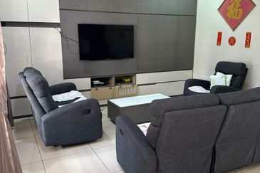 Johor Bahru / Taman Seri Austin / Jalan Seri Austin 3/5x  Double Storey Terrace House  - ⁠Fully Renovated