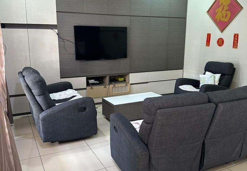 Johor Bahru / Taman Seri Austin / Jalan Seri Austin 3/5x  Double Storey Terrace House  - ⁠Fully Renovated