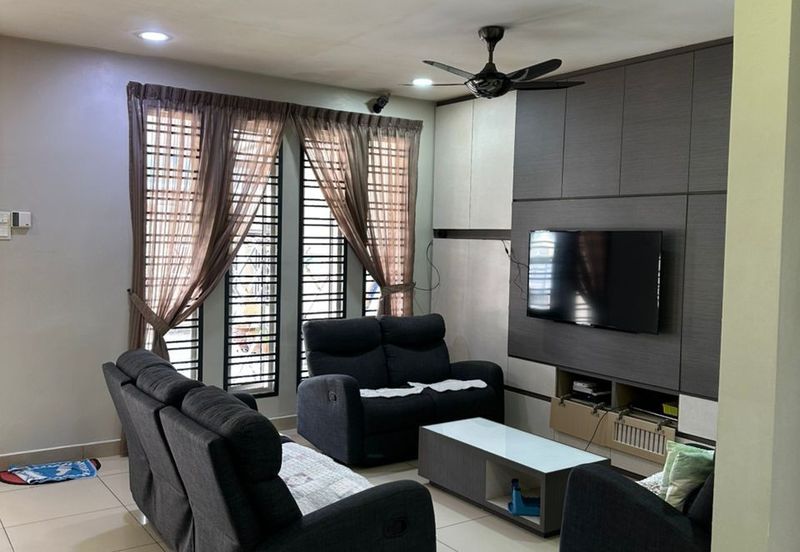 Johor Bahru / Taman Seri Austin / Jalan Seri Austin 3/5x  Double Storey Terrace House  - ⁠Fully Renovated