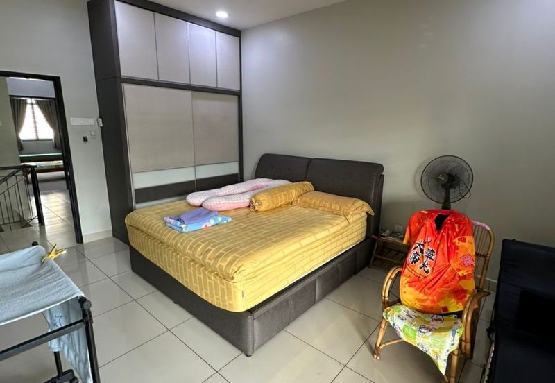 Johor Bahru / Taman Seri Austin / Jalan Seri Austin 3/5x  Double Storey Terrace House  - ⁠Fully Renovated