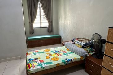 Johor Bahru / Taman Seri Austin / Jalan Seri Austin 3/5x  Double Storey Terrace House  - ⁠Fully Renovated