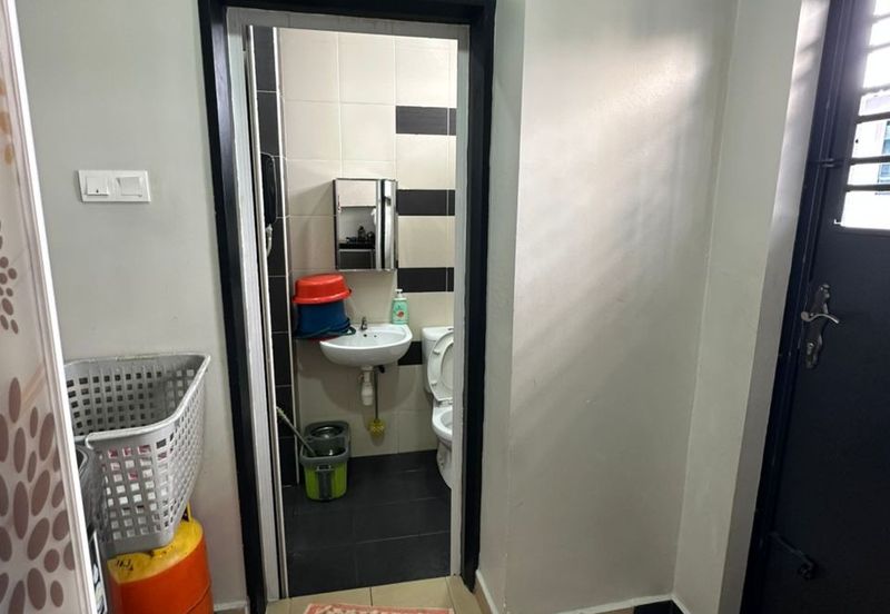 Johor Bahru / Taman Seri Austin / Jalan Seri Austin 3/5x  Double Storey Terrace House  - ⁠Fully Renovated