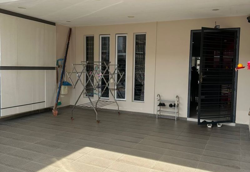 Johor Bahru / Taman Seri Austin / Jalan Seri Austin 3/5x  Double Storey Terrace House  - ⁠Fully Renovated