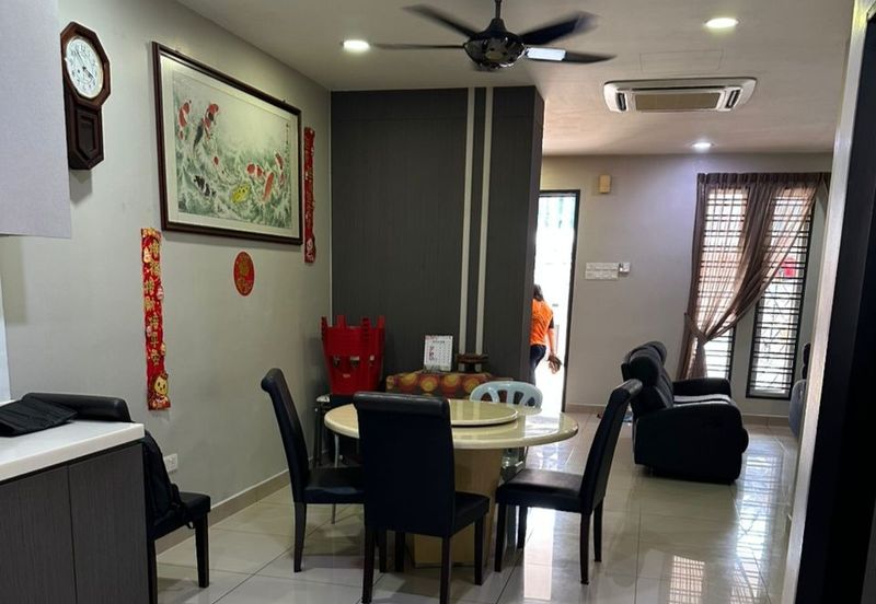Johor Bahru / Taman Seri Austin / Jalan Seri Austin 3/5x  Double Storey Terrace House  - ⁠Fully Renovated