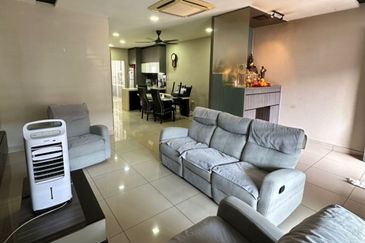 Johor Bahru / Taman Seri Austin / Jalan Seri Austin 3/5x - Double Storey Terrace House