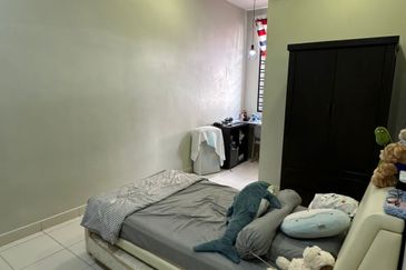 Johor Bahru / Taman Seri Austin / Jalan Seri Austin 3/5x - Double Storey Terrace House