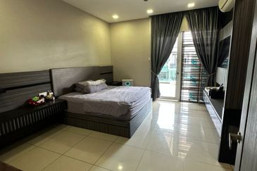 Johor Bahru / Taman Seri Austin / Jalan Seri Austin 3/5x - Double Storey Terrace House