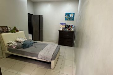 Johor Bahru / Taman Seri Austin / Jalan Seri Austin 3/5x - Double Storey Terrace House