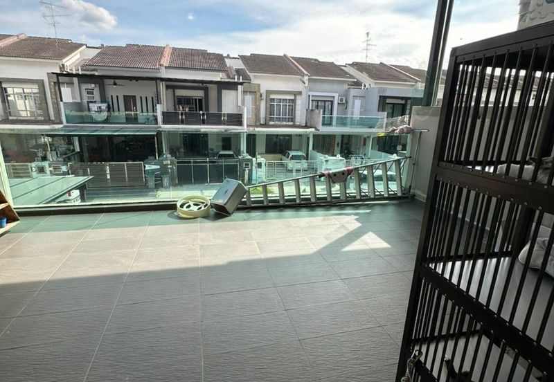 Johor Bahru / Taman Seri Austin / Jalan Seri Austin 3/5x - Double Storey Terrace House