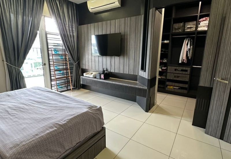 Johor Bahru / Taman Seri Austin / Jalan Seri Austin 3/5x - Double Storey Terrace House