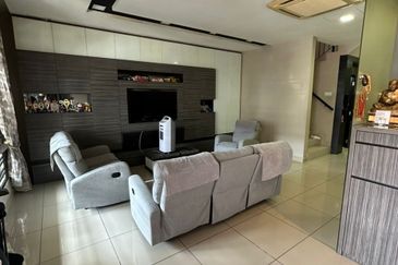 Johor Bahru / Taman Seri Austin / Jalan Seri Austin 3/5x - Double Storey Terrace House