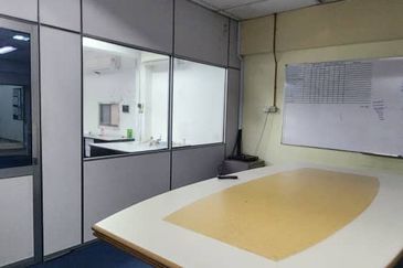 Skudai / Tmn Industry Jaya / Single Storey Detached Factory with 2 storey office building / Light industry
