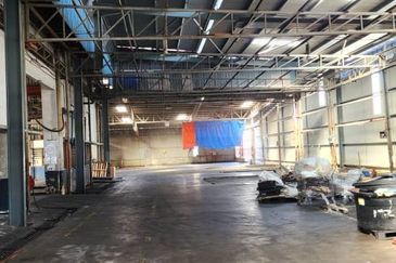 Skudai / Tmn Industry Jaya / Single Storey Detached Factory with 2 storey office building / Light industry