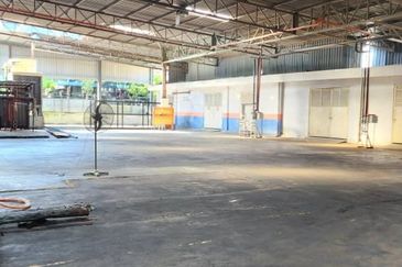 Skudai / Tmn Industry Jaya / Single Storey Detached Factory with 2 storey office building / Light industry