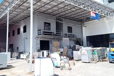 Johor Bahru/ Taman Eko Perniagaan / Jalan Eko Perniagaan 2/5 & Semi Detached Factory Corner Lot