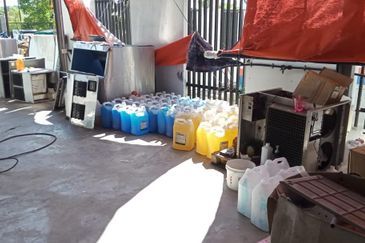 Johor Bahru/ Taman Eko Perniagaan / Jalan Eko Perniagaan 2/5 & Semi Detached Factory Corner Lot