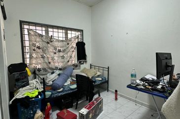 Kulai / Taman Sri Putri / Jalan Sri Putri 2 / Double Storey House Unblock Unit 