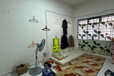 Kulai / Taman Sri Putri / Jalan Sri Putri 2 / Double Storey House Unblock Unit 