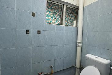 Kulai / Taman Sri Putri / Jalan Sri Putri 2 / Double Storey House Unblock Unit 