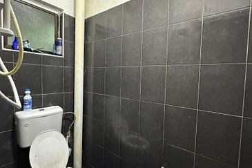 Kulai / Taman Sri Putri / Jalan Sri Putri 2 / Double Storey House Unblock Unit 