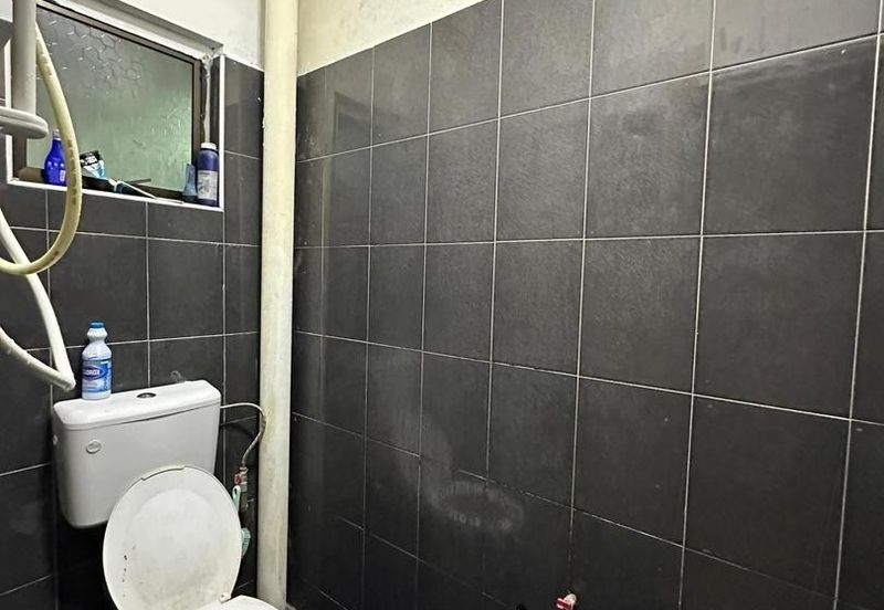 Kulai / Taman Sri Putri / Jalan Sri Putri 2 / Double Storey House Unblock Unit 