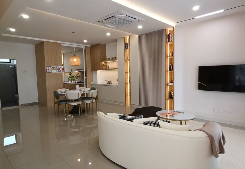 Johor Bandar Tiram / New Launch Double Storey House / 👉Early Bird Promotion👉Free Legal & Stamp Duty 👉Free MOT🔥Monthly from RM3xxx