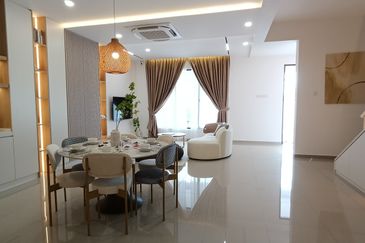 Johor Bandar Tiram / New Launch Double Storey House / 👉Early Bird Promotion👉Free Legal & Stamp Duty 👉Free MOT🔥Monthly from RM3xxx