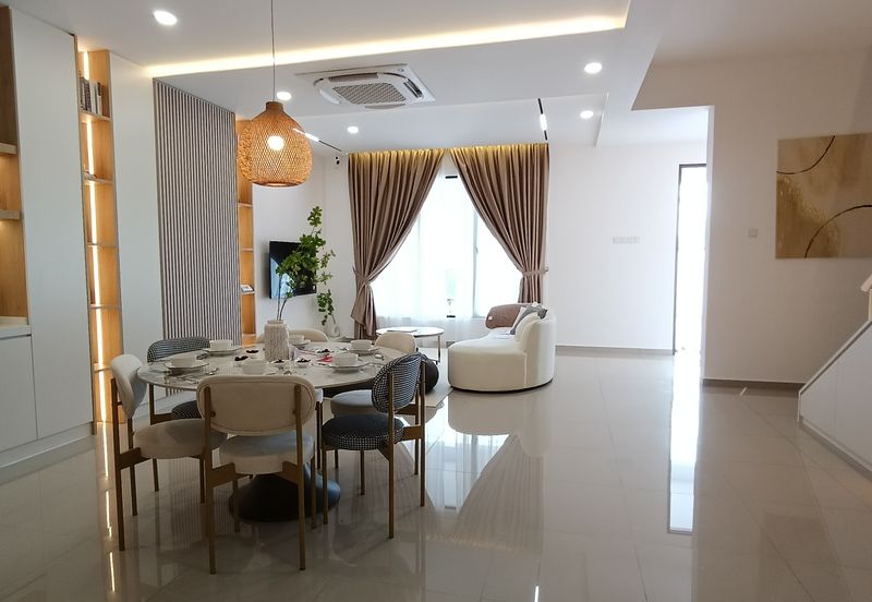 Johor Bandar Tiram / New Launch Double Storey House / 👉Early Bird Promotion👉Free Legal & Stamp Duty 👉Free MOT🔥Monthly from RM3xxx