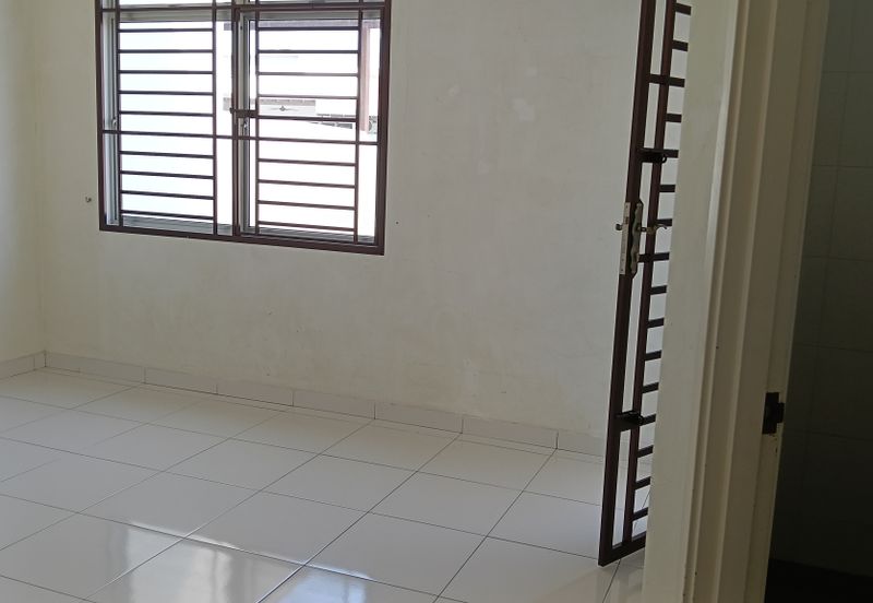 Taman Bukit Indah  / Jalan Indah Zon 7 / Double Storey House 