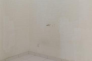 Taman Bukit Indah  / Jalan Indah Zon 7 / Double Storey House 