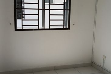 Taman Bukit Indah  / Jalan Indah Zon 7 / Double Storey House 