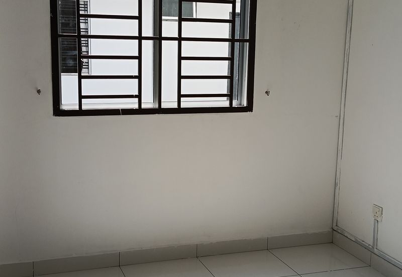 Taman Bukit Indah  / Jalan Indah Zon 7 / Double Storey House 