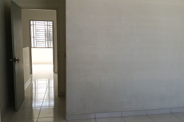 Taman Bukit Indah  / Jalan Indah Zon 7 / Double Storey House 