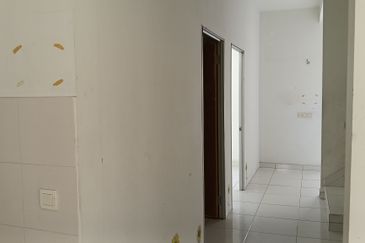 Taman Bukit Indah  / Jalan Indah Zon 7 / Double Storey House 