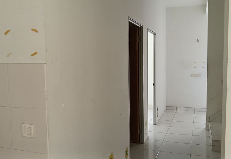Taman Bukit Indah  / Jalan Indah Zon 7 / Double Storey House 