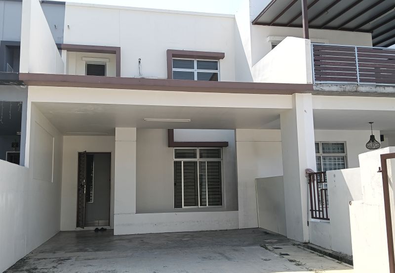 Taman Bukit Indah  / Jalan Indah Zon 7 / Double Storey House 