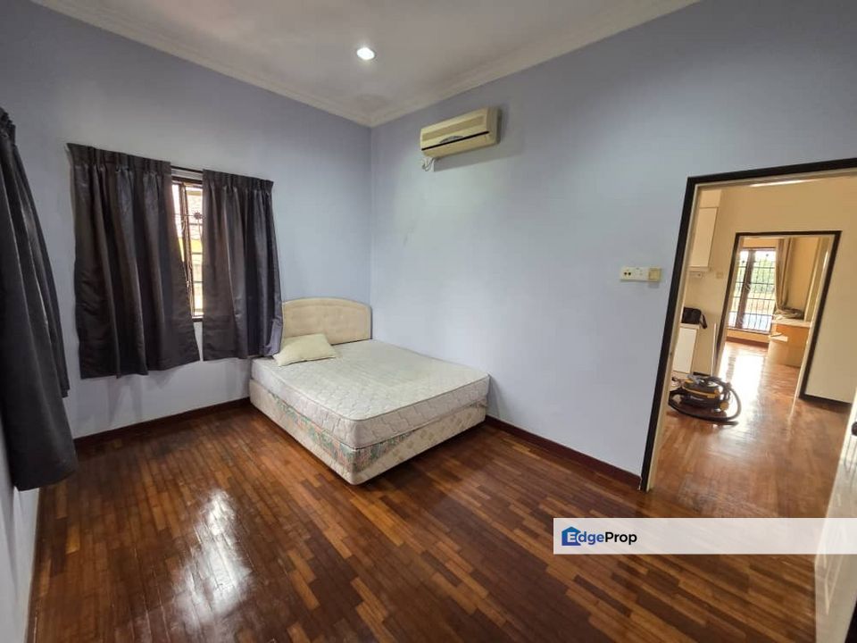 Kulai / Bandar Putra / Gate A / Double Storey Semi Detached  , Johor, Kulai