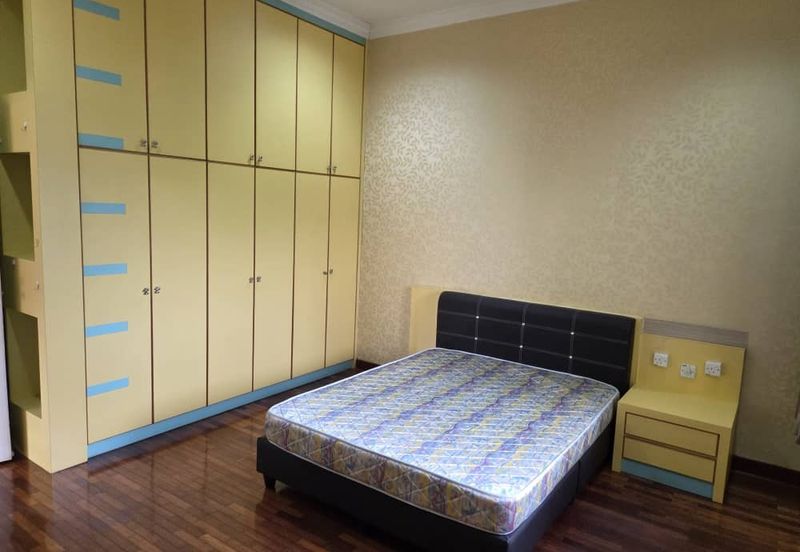 Kulai / Bandar Putra / Gate A / Double Storey Semi Detached  