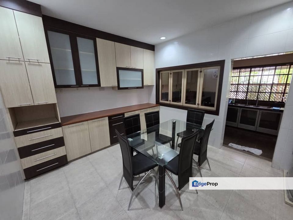 Kulai / Bandar Putra / Gate A / Double Storey Semi Detached  , Johor, Kulai