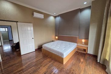 Kulai / Bandar Putra / Gate A / Double Storey Semi Detached  