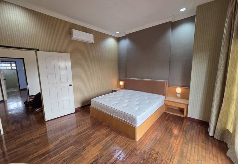 Kulai / Bandar Putra / Gate A / Double Storey Semi Detached  