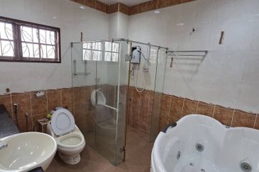 Kulai / Bandar Putra / Gate A / Double Storey Semi Detached  