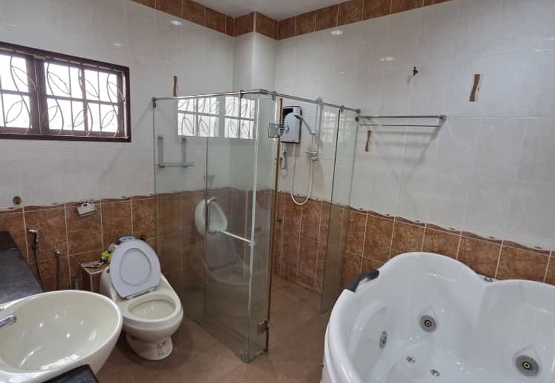 Kulai / Bandar Putra / Gate A / Double Storey Semi Detached  