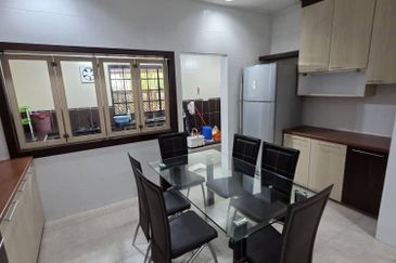 Kulai / Bandar Putra / Gate A / Double Storey Semi Detached  