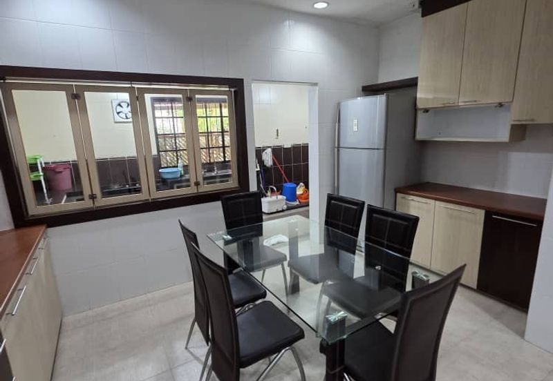 Kulai / Bandar Putra / Gate A / Double Storey Semi Detached  