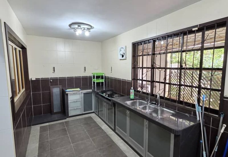 Kulai / Bandar Putra / Gate A / Double Storey Semi Detached  