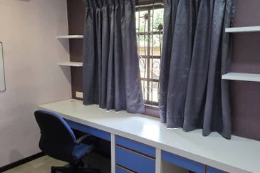 Kulai / Bandar Putra / Gate A / Double Storey Semi Detached  